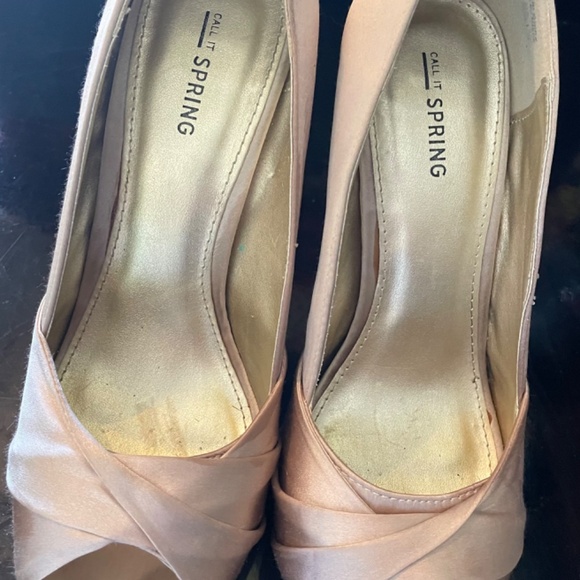 Size 8 Call it Spring heels - Picture 4 of 6